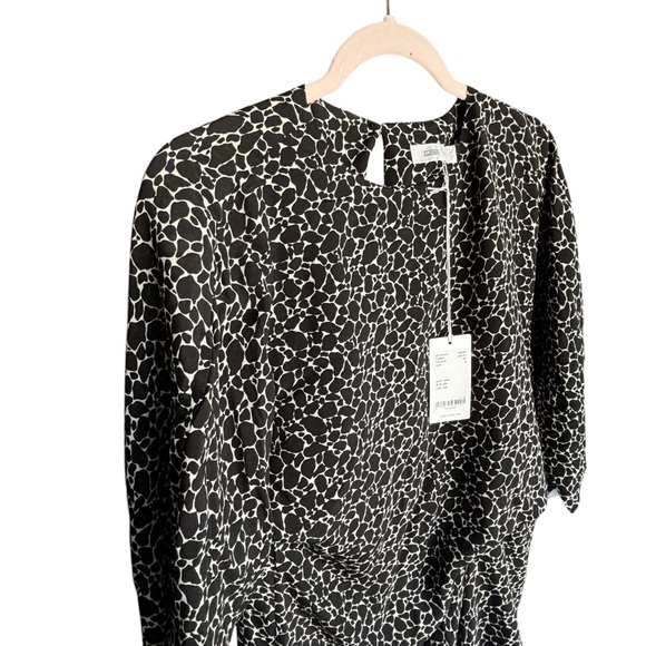 Closed Dress - Picture 3 of 8